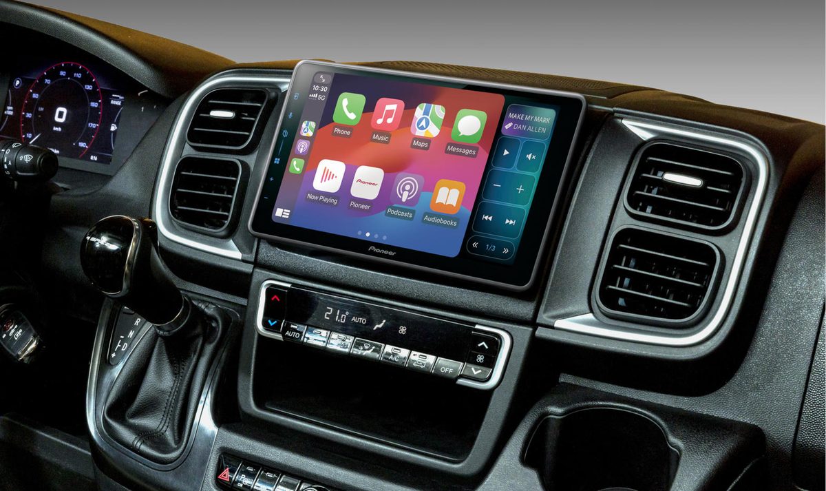 Central multimídia com Apple CarPlay instalada no painel